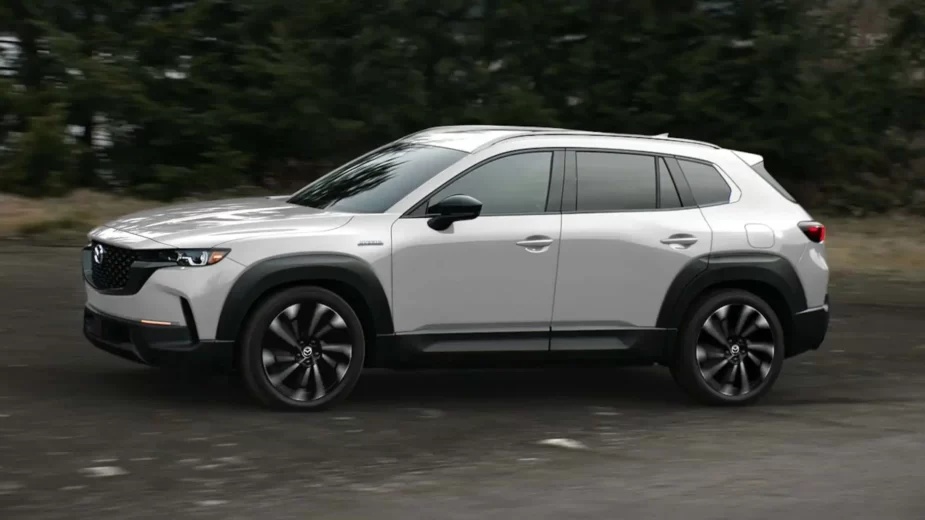Mazda CX-50 Hybrid, perfil