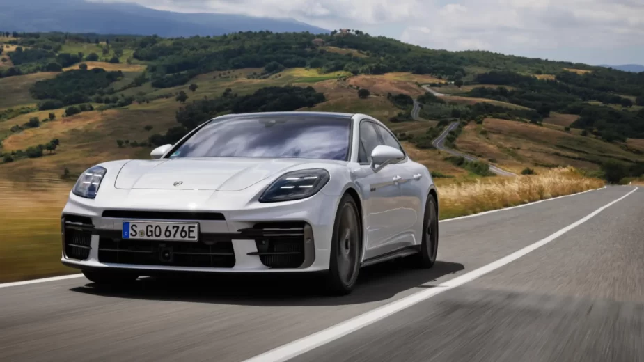 Porsche Panamera-Turbo-S-E-Hybrid dianteira