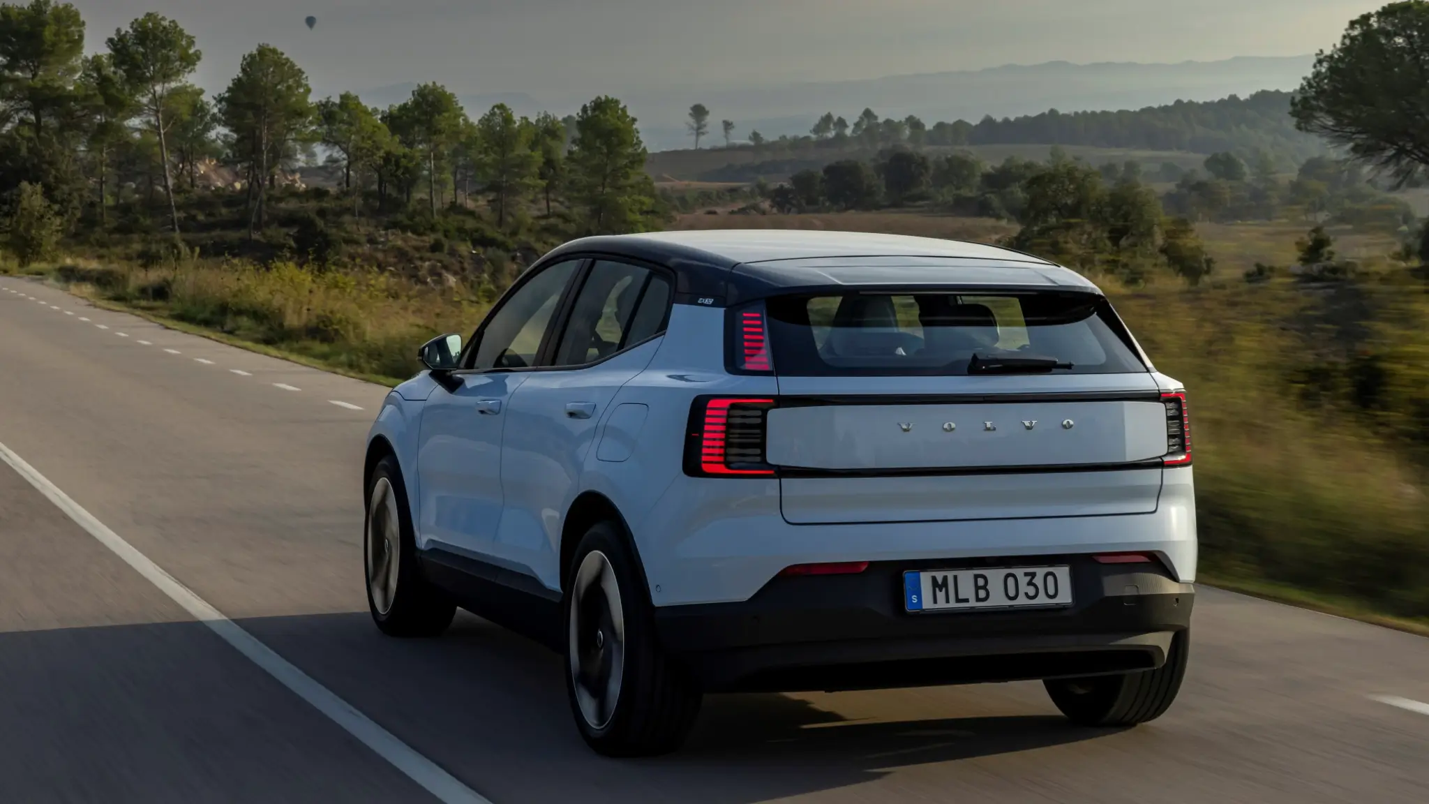 Volvo EX30 traseira
