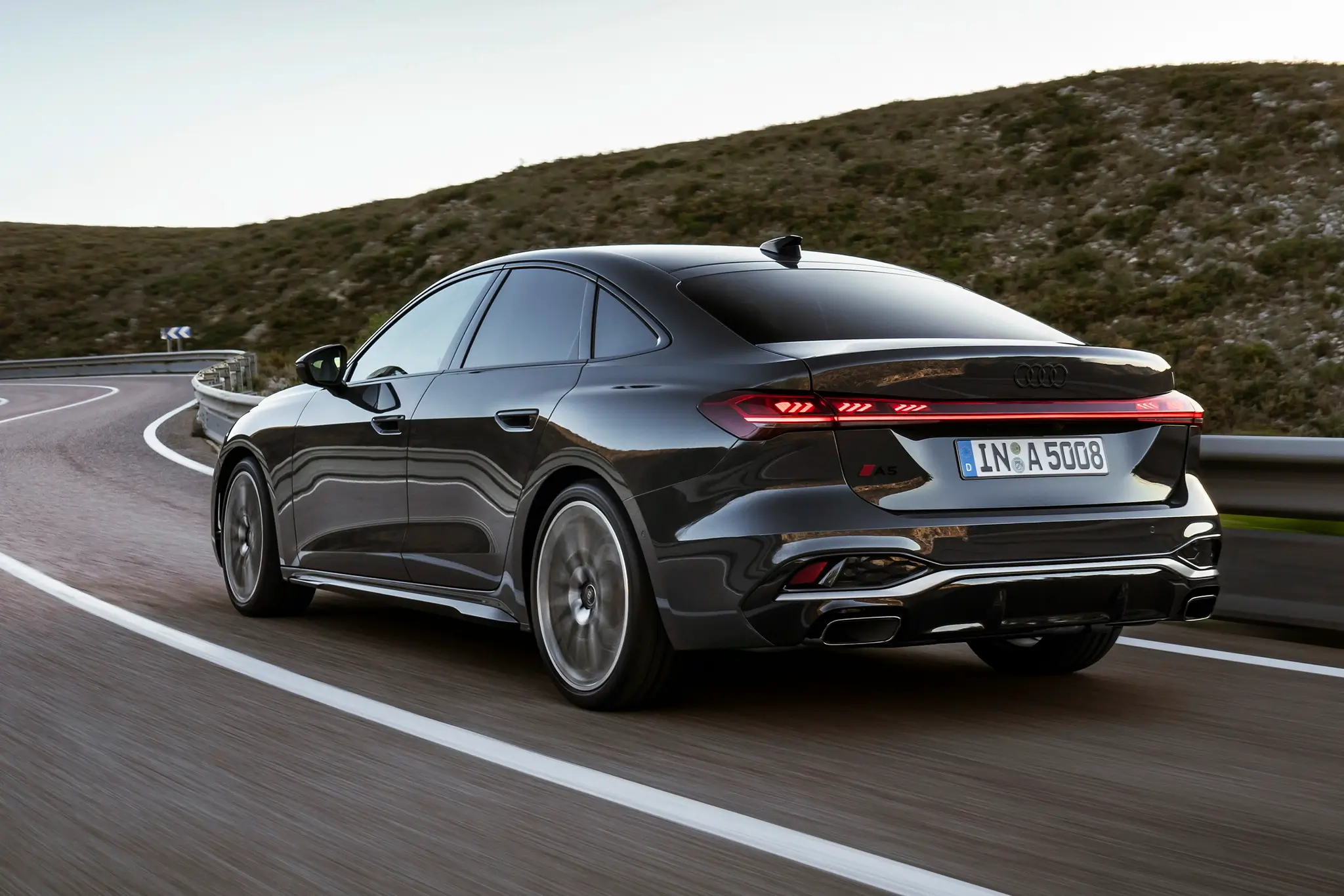 Audi A5 - 3/4 de traseira em andamento