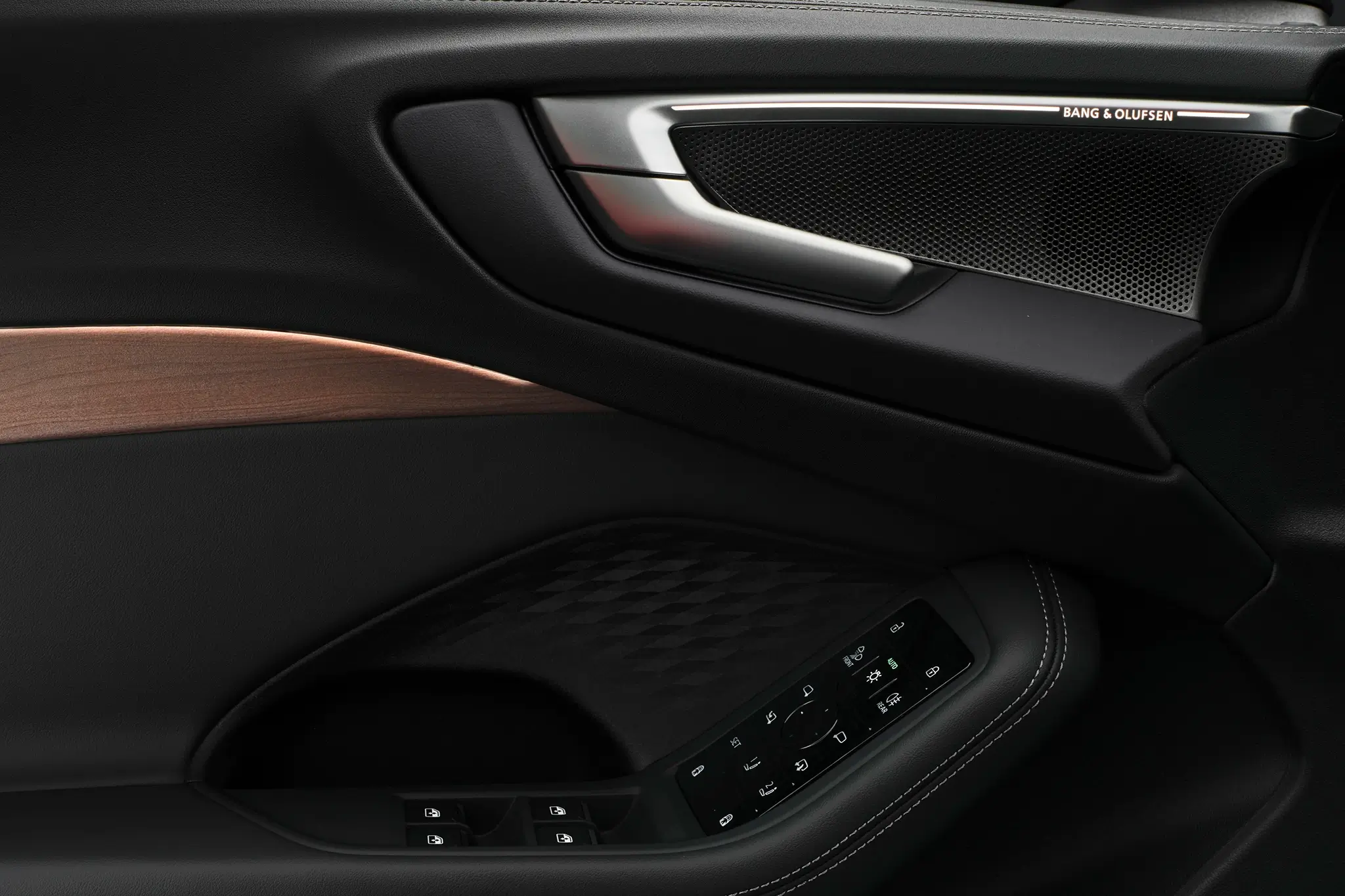 Audi A5 Avant - detalhe dos painéis das portas