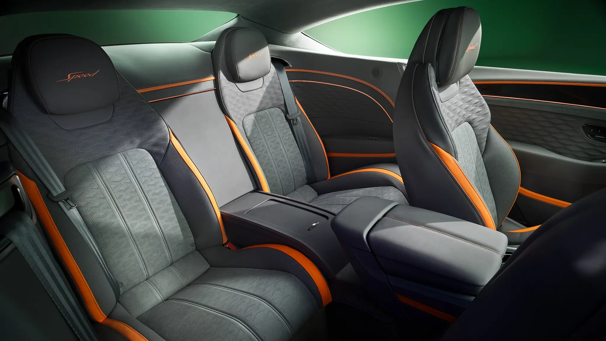 Bentley Continental GT Speed - assentos traseiros