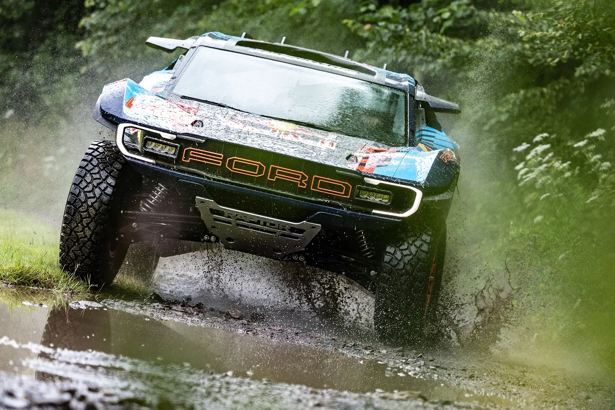 Ford Raptor T1+ em andamento