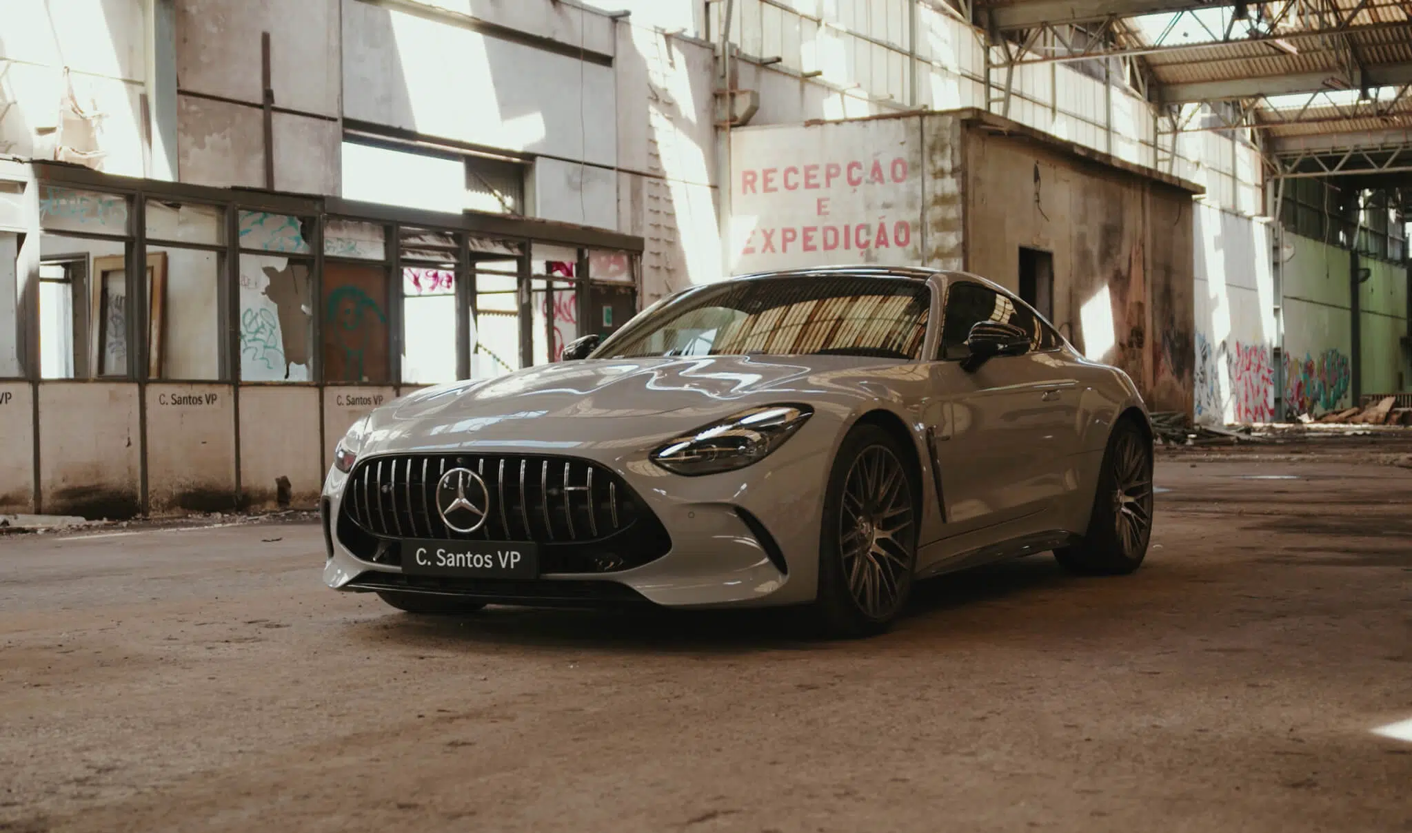 Mercedes-AMG GT 2024 frente