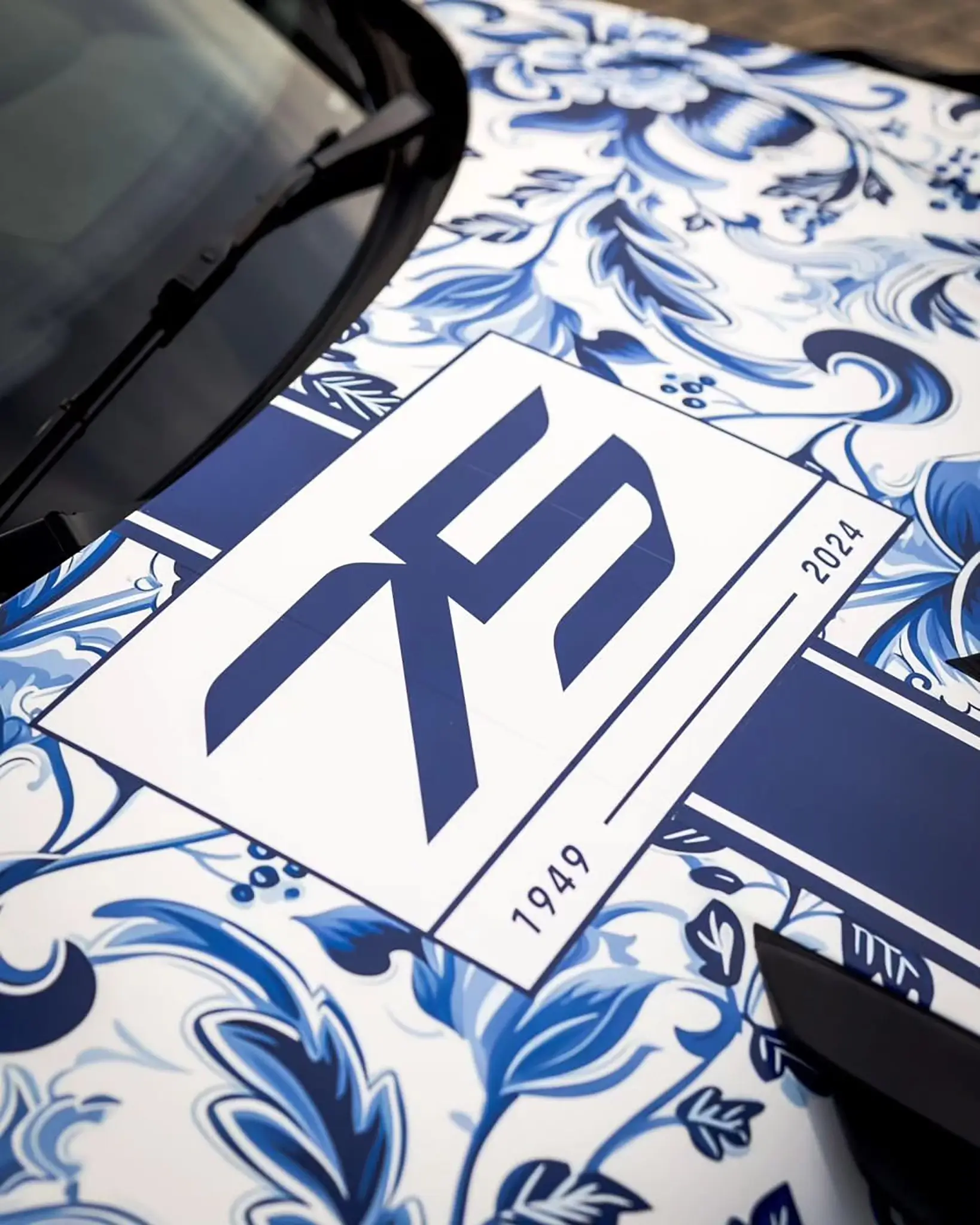Porsche 911 GT3 RS Delfts Blauw - decoração no capô
