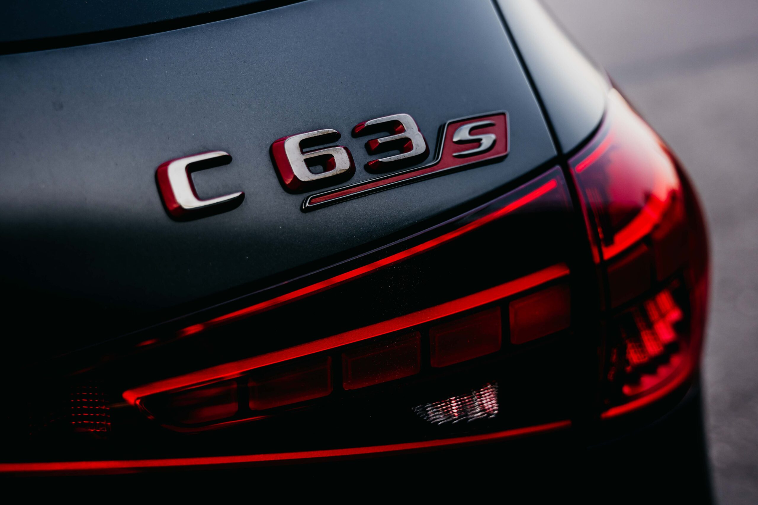 Mercedes-AMG C 63 S emblema