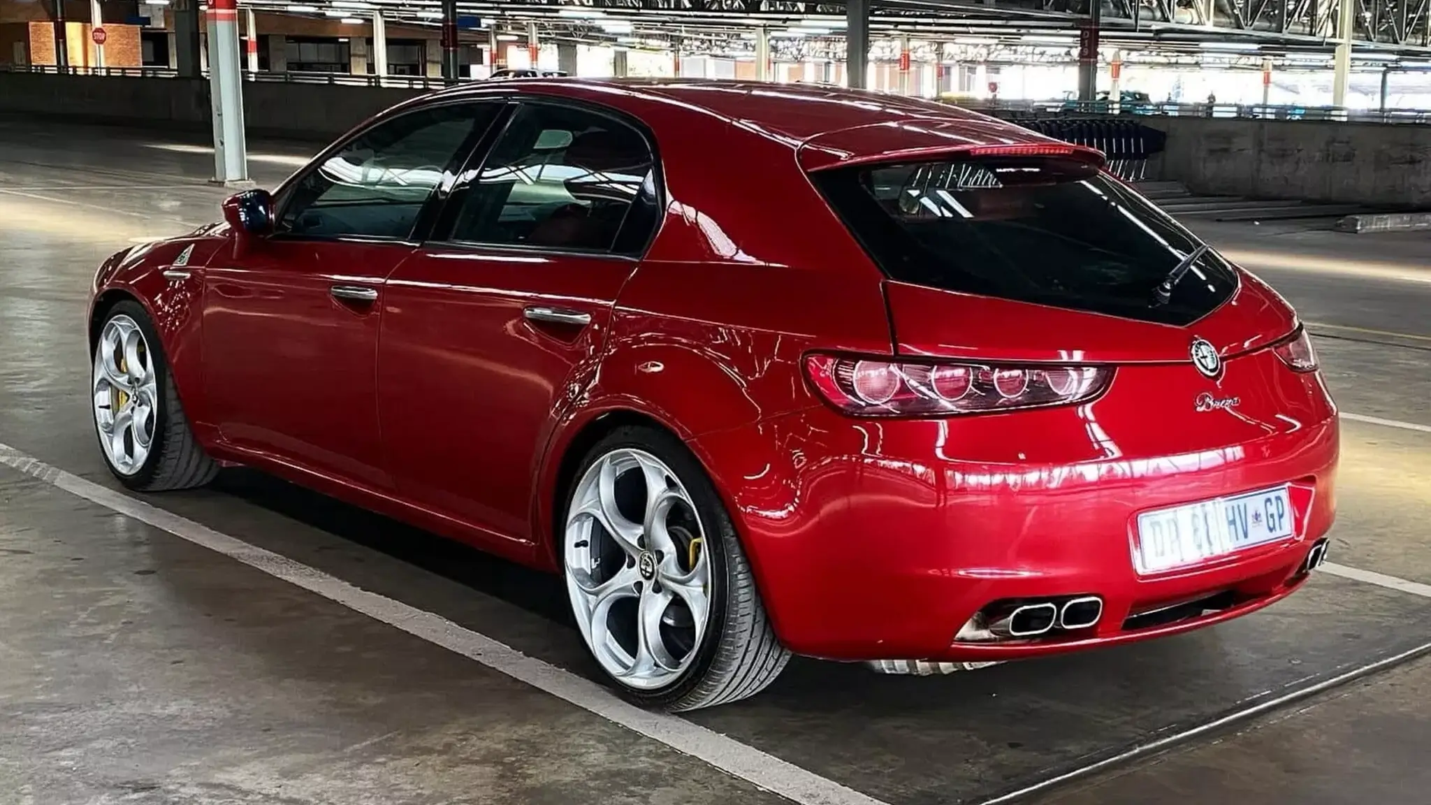 Alfa Romeo Brera 5 portas - 3/4 de traseira