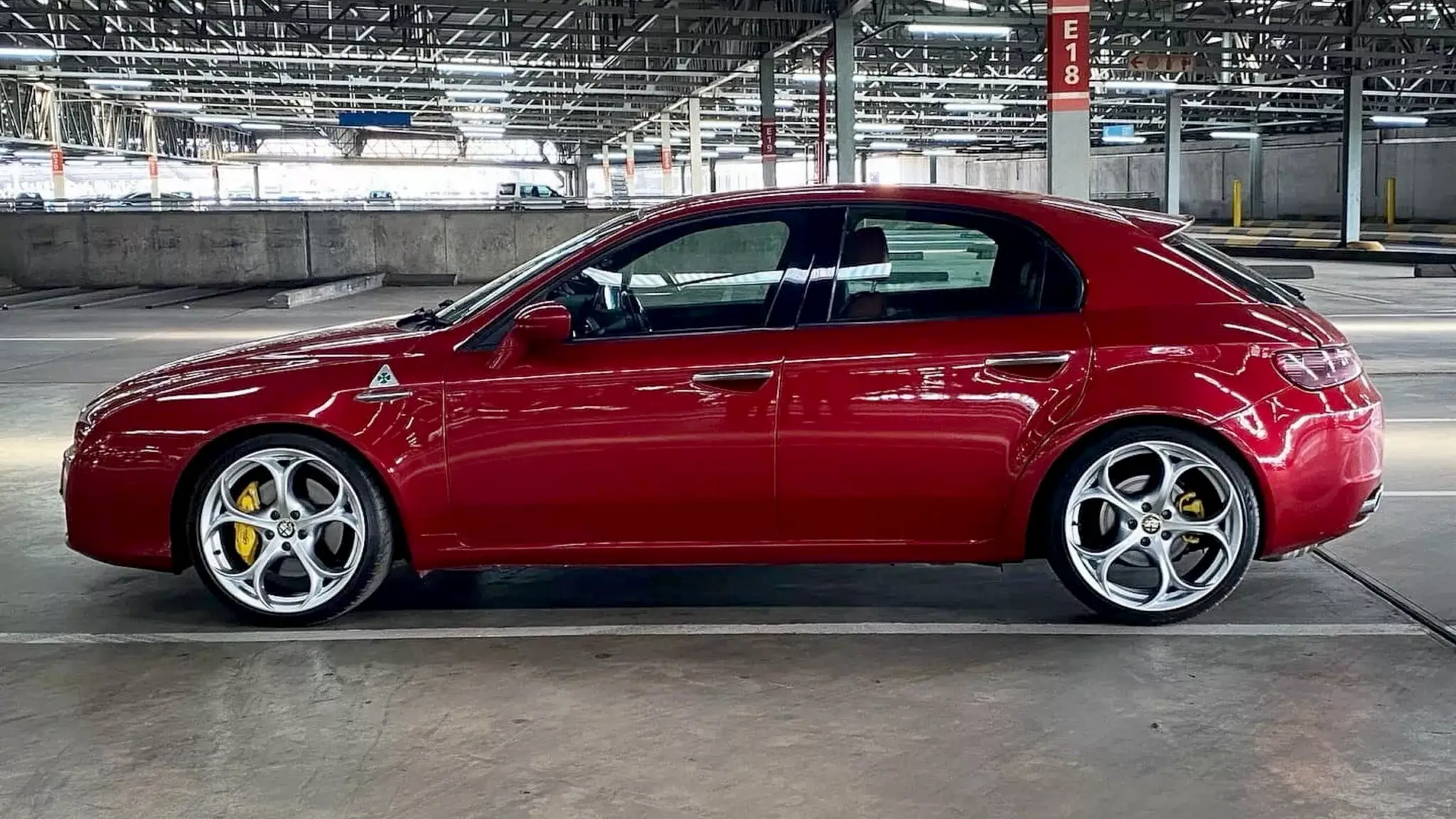 Alfa Romeo Brera 5 portas - vista de perfil