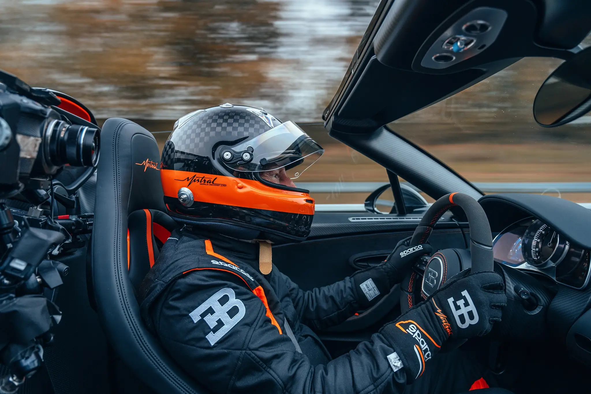 Bugatti W16 Mistral World Record - Andy Wallace