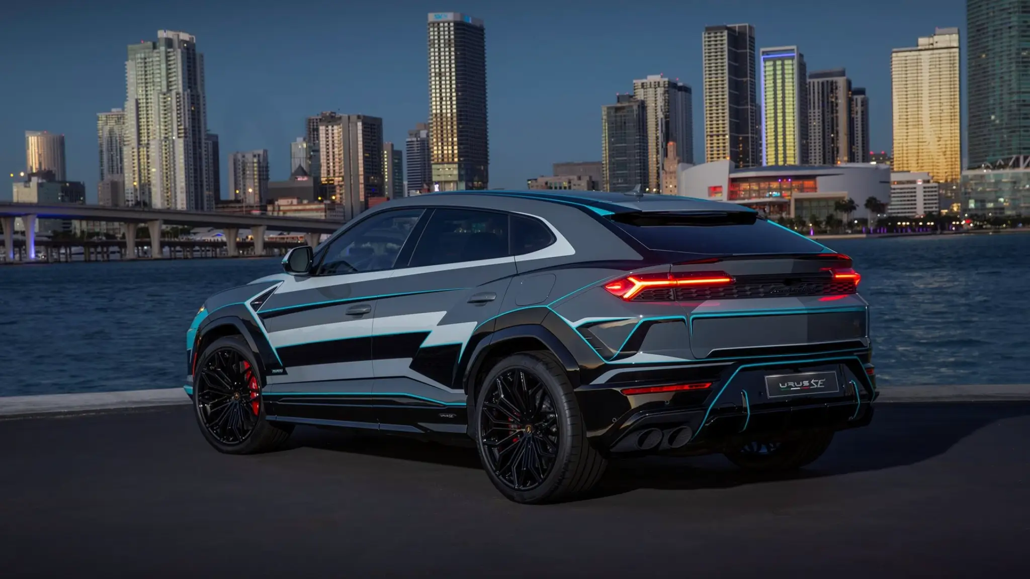 Lamborghini Urus SE pintura