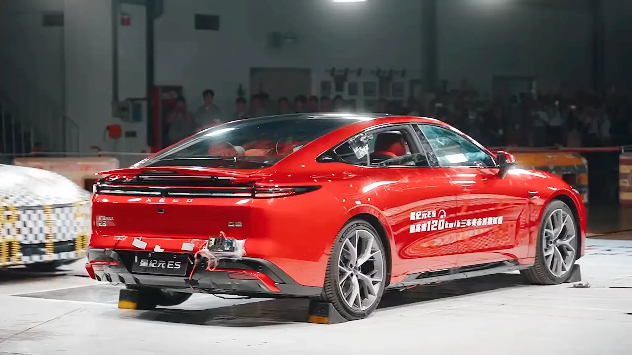 Exceed ES - Crash Test