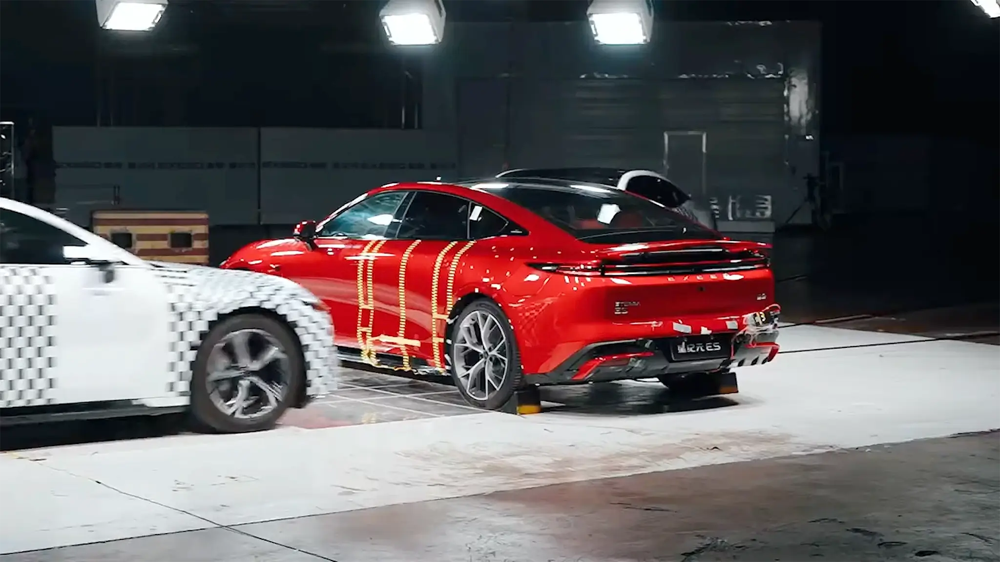 Exceed ES - Crash Test