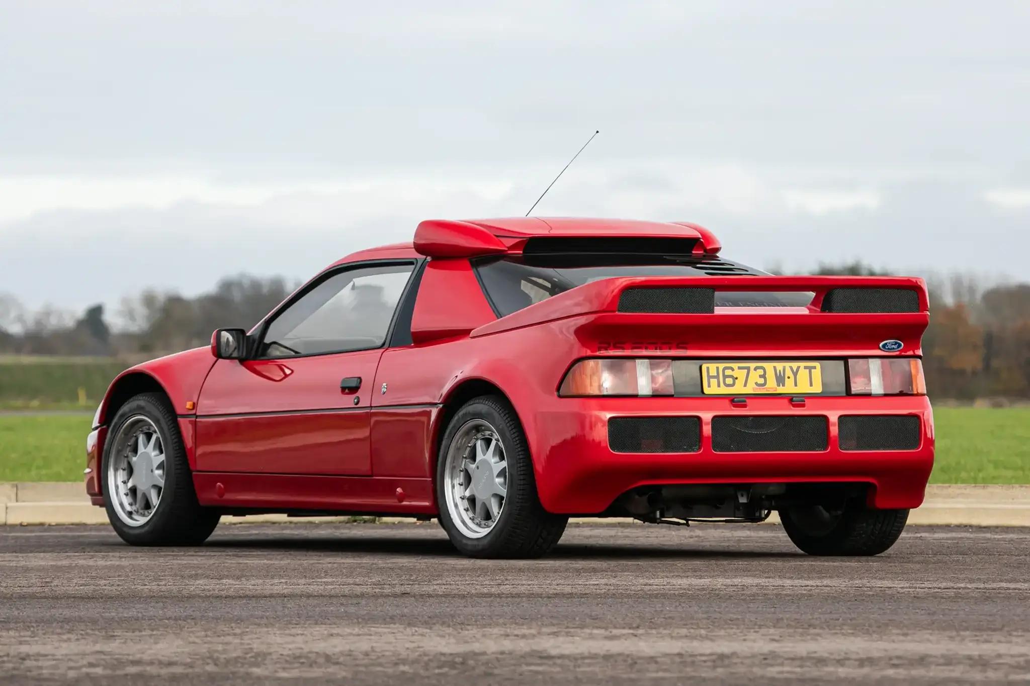 Ford RS 200 S - 3/4 de traseira