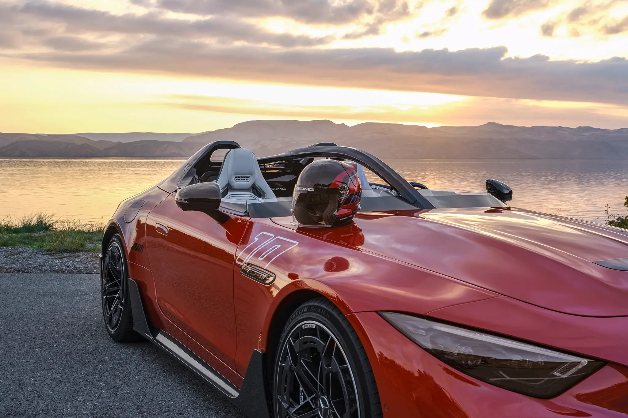 Mercedes-AMG PureSpeed - capacete