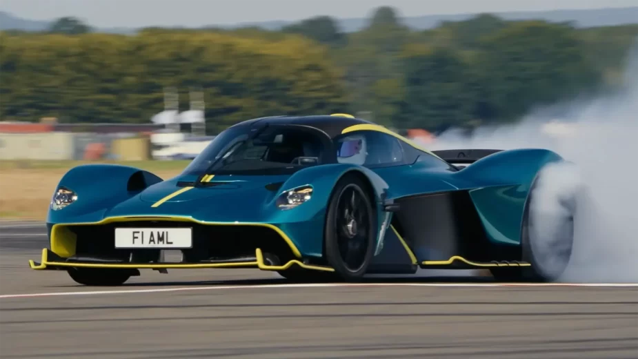 Aston Martin Valkyrie - 3/4 de frente