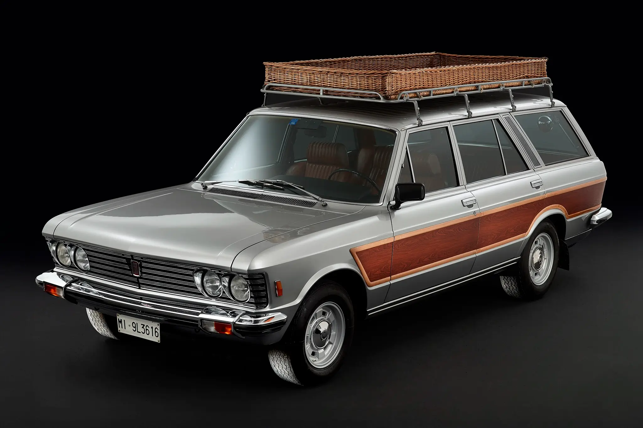 Fiat 130 Familiare - frente