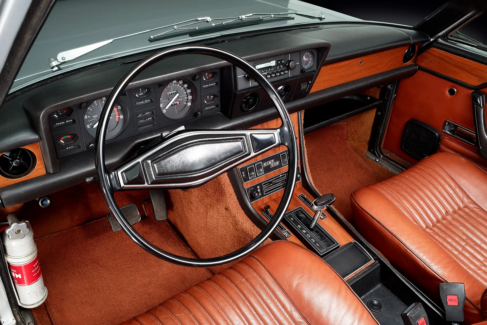 Fiat 130 Familiare - interior