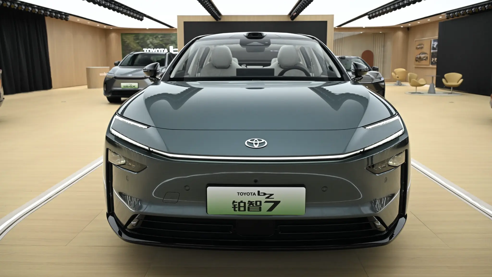 Toyota bZ7 dianteira