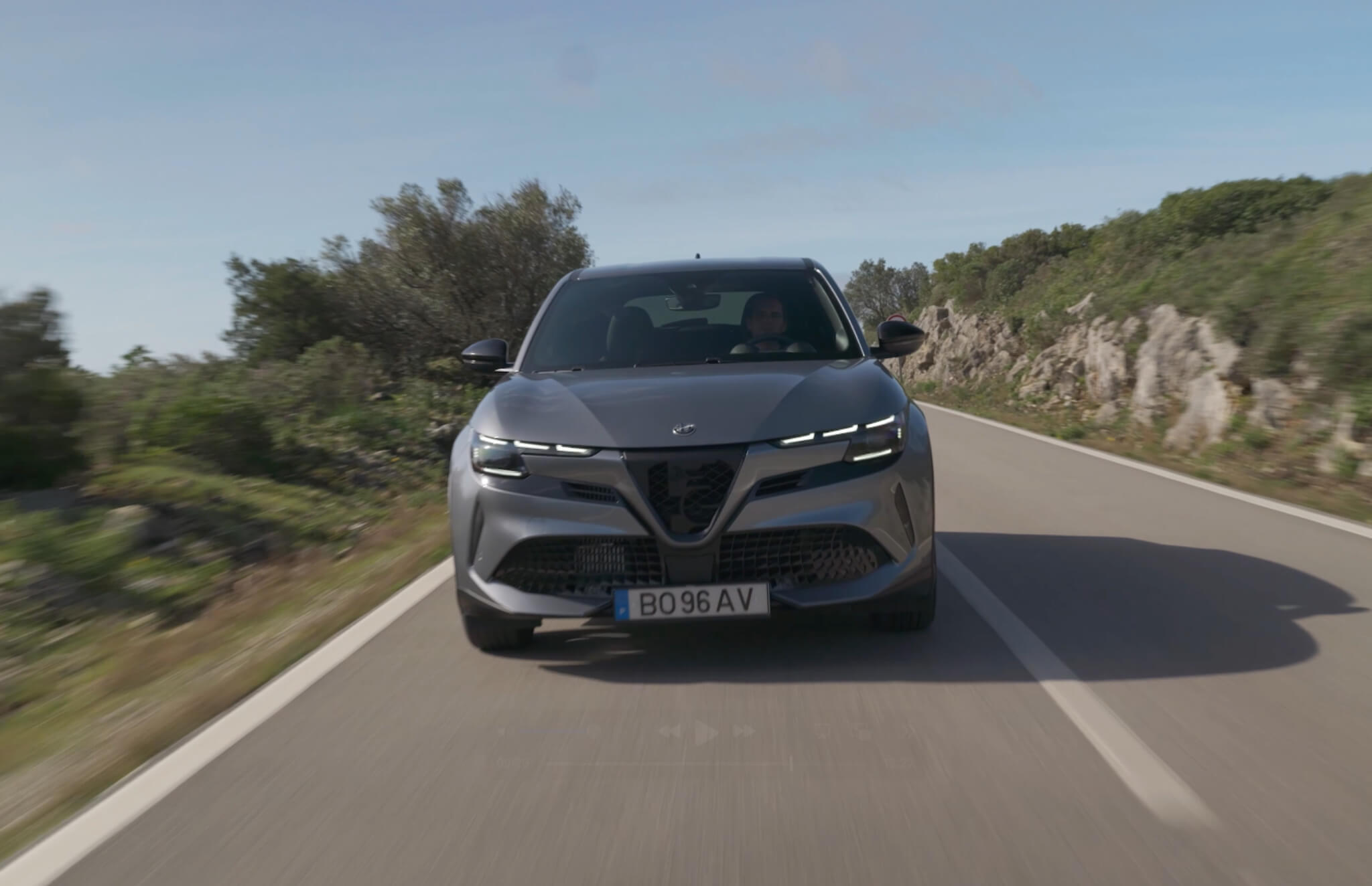 Alfa Romeo Junior 2025 dianteira