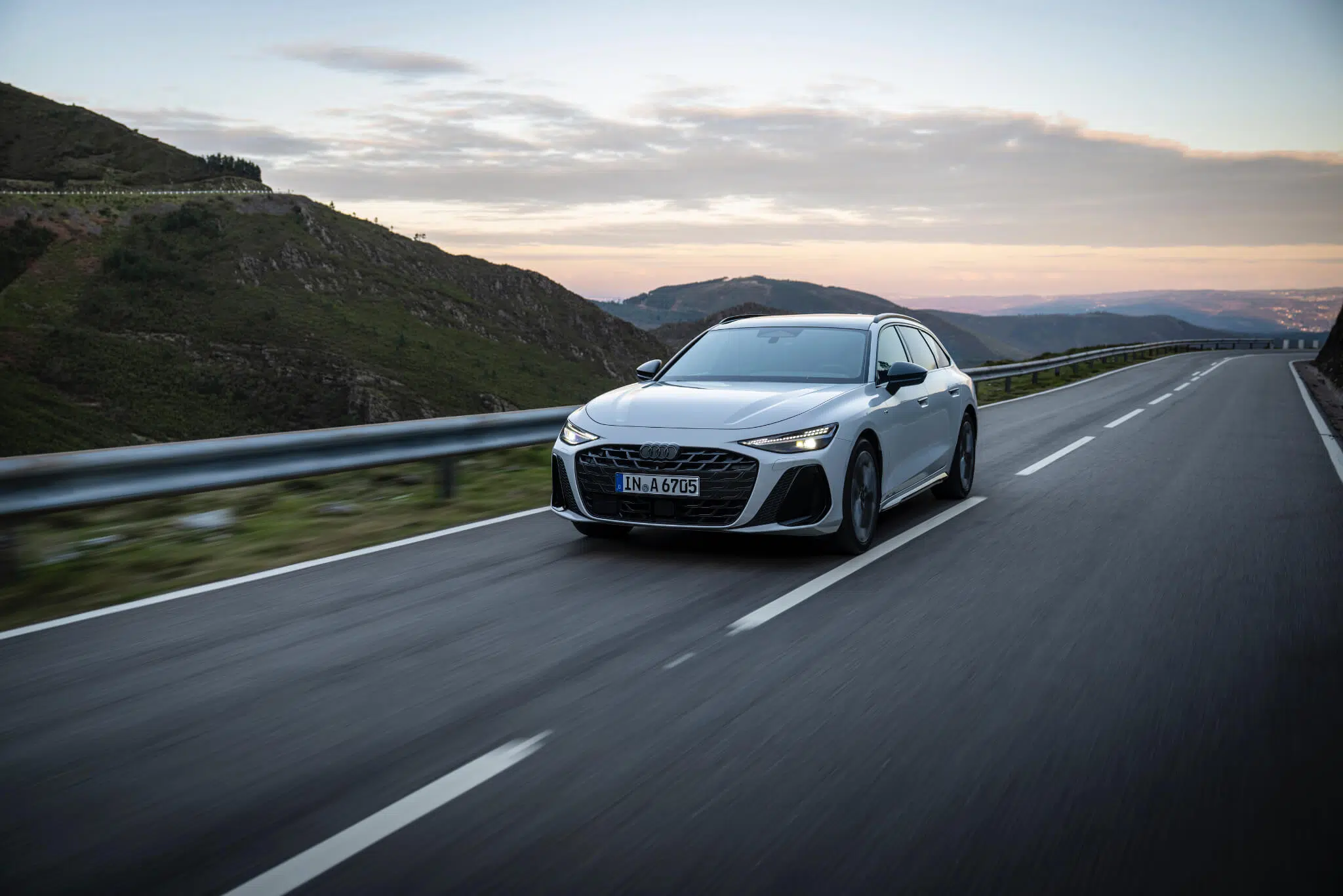 Audi A6 Avant 2025 frente