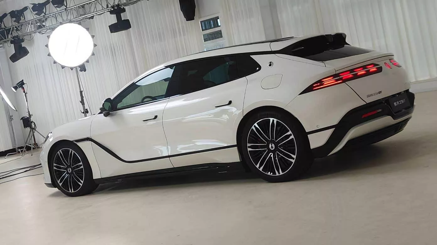 Denza Z9 GT, traseira 3/4