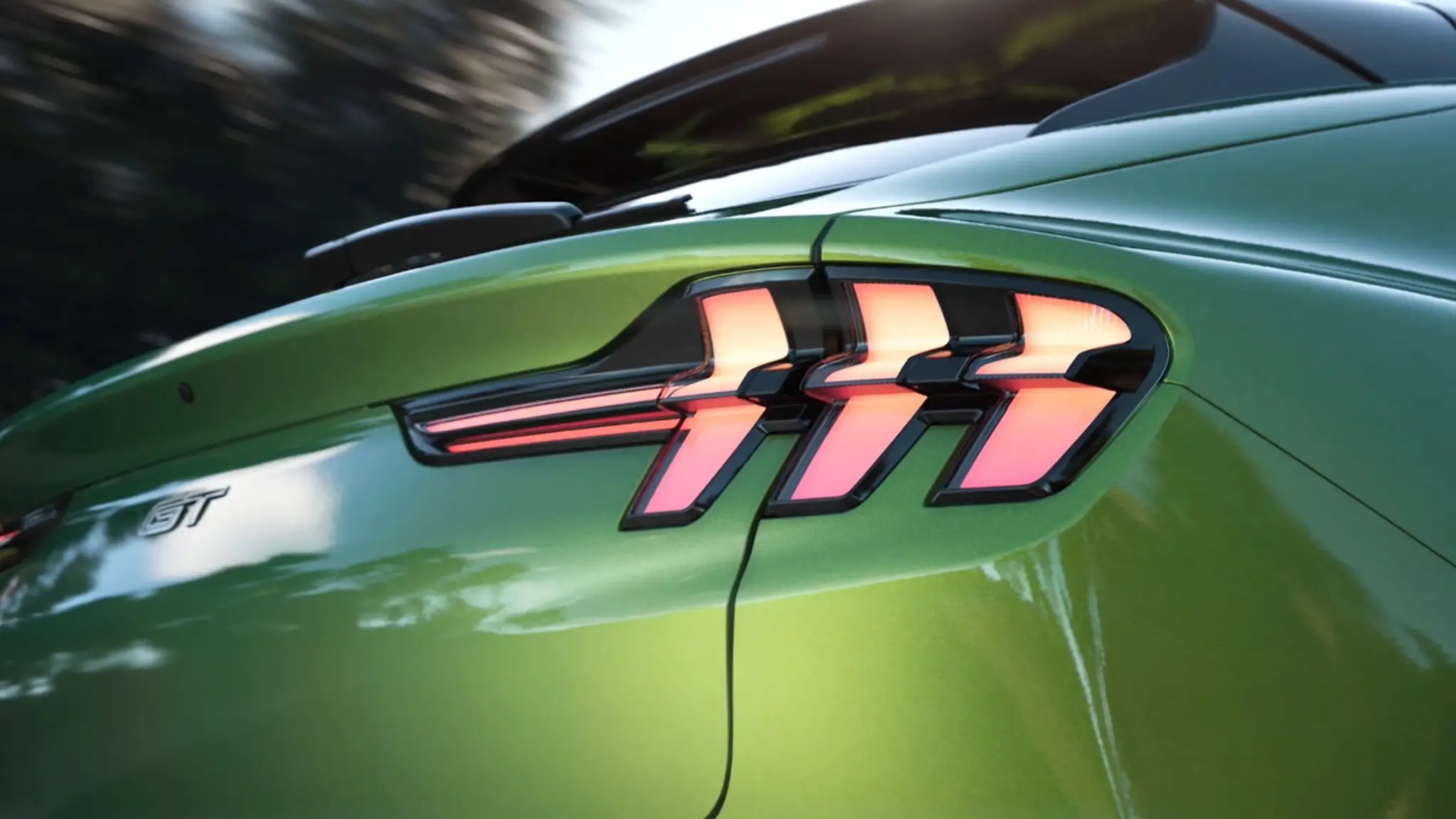 Ford Mustang Mach-E 2025 - ótica traseira