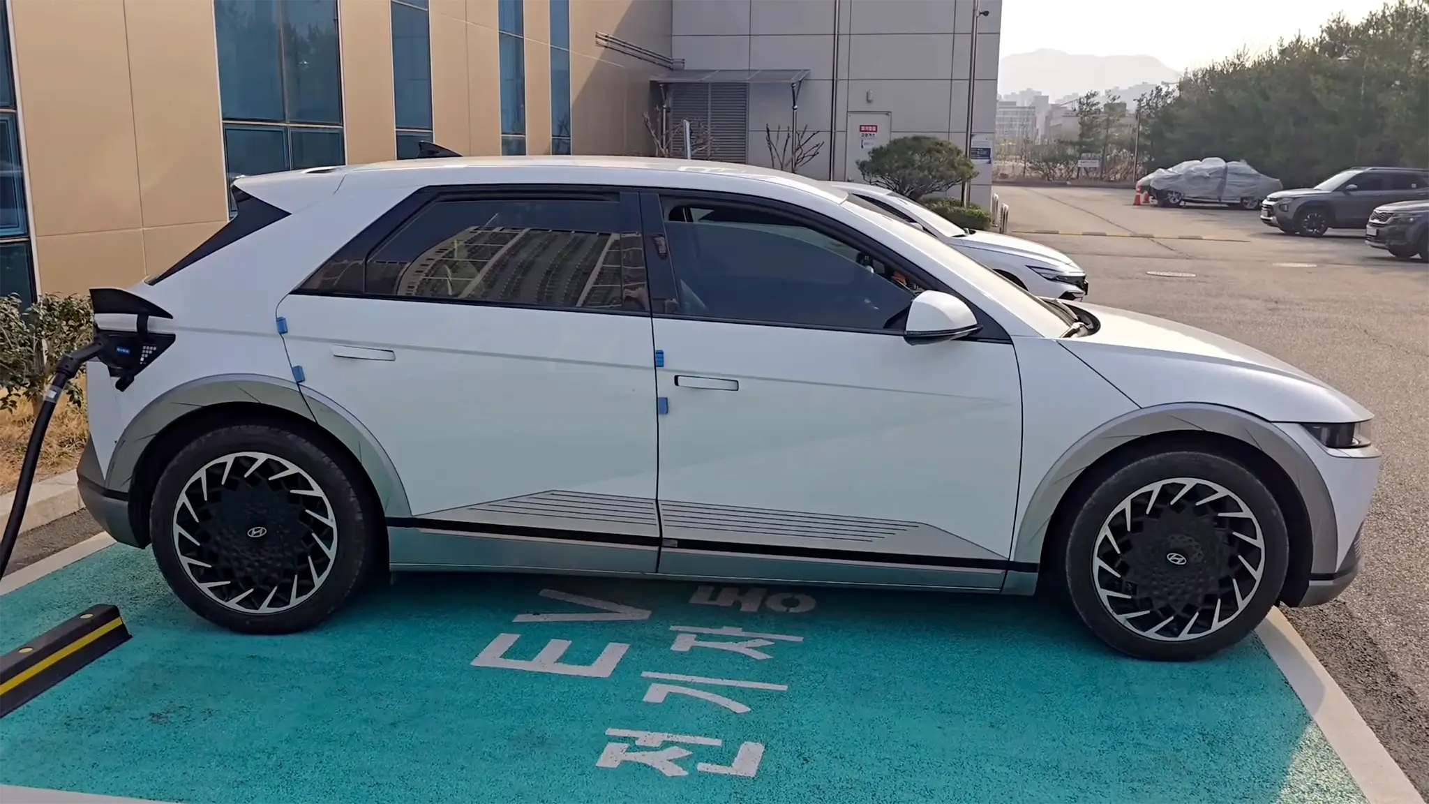 Hyundai IONIQ 5 668 000 km - vista lateral