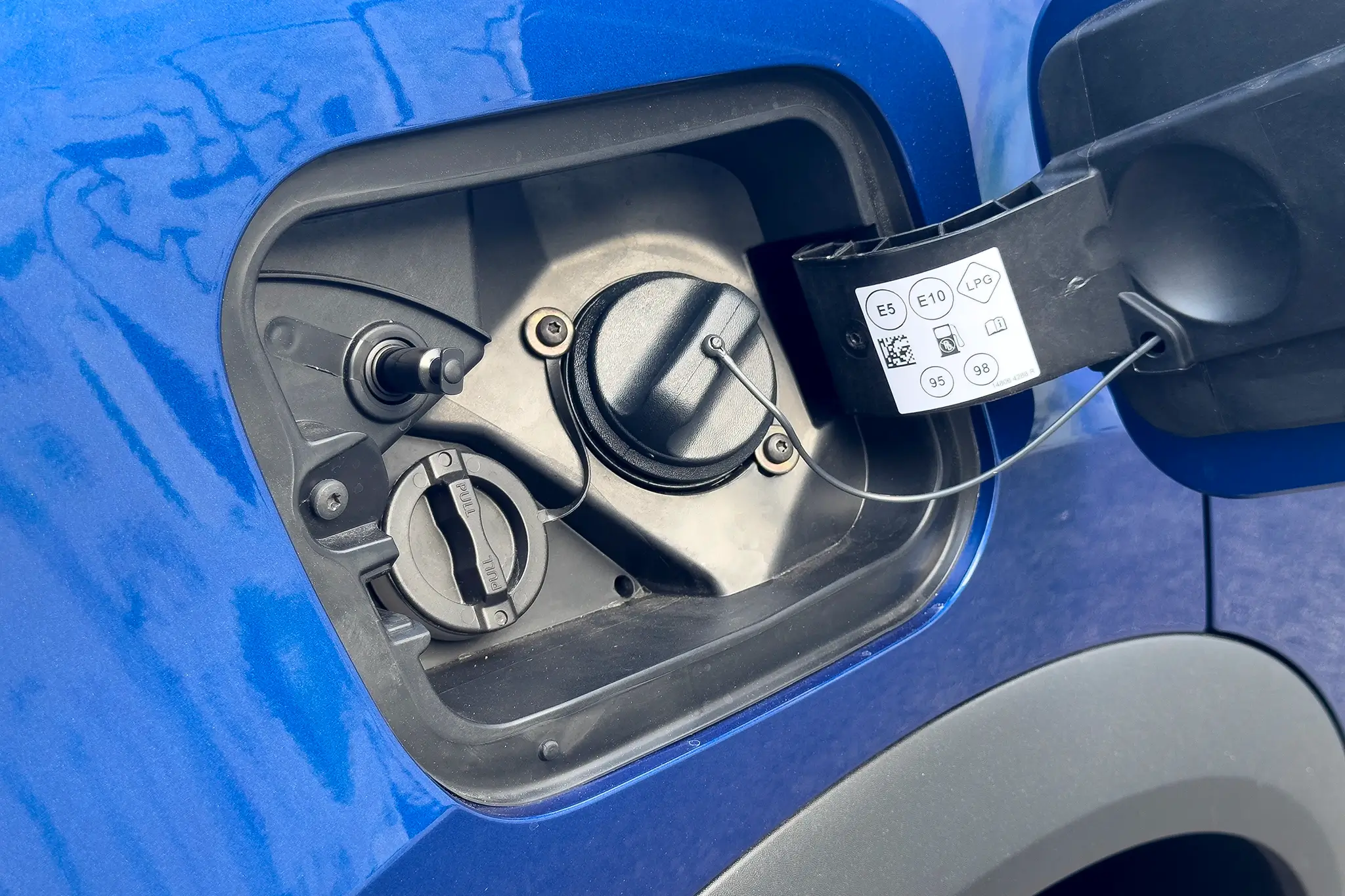 Mitsubishi ASX Bi-Fuel - bocais de abastecimento