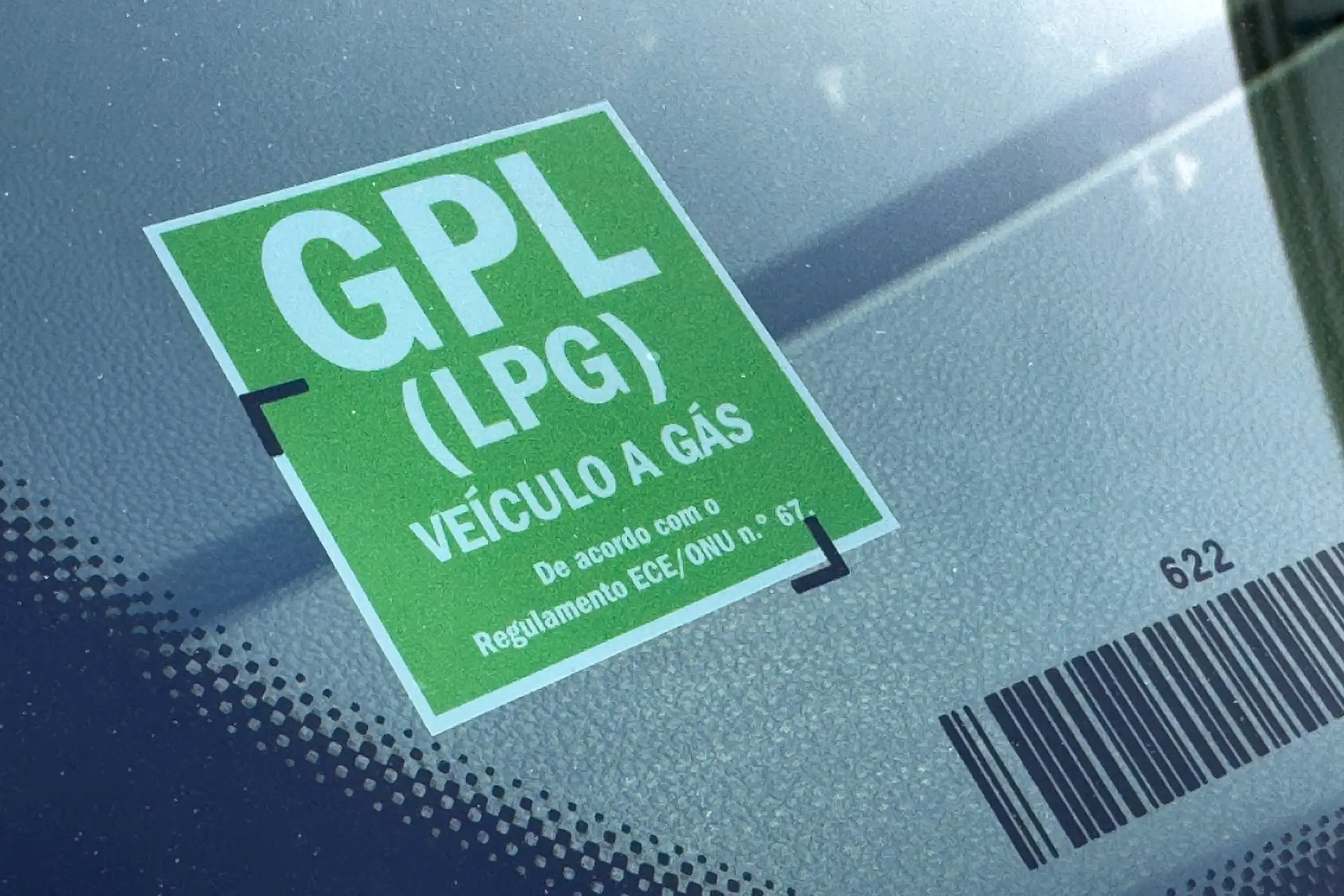 Mitsubishi ASX Bi-Fuel - autocolante GPL no para-brisas