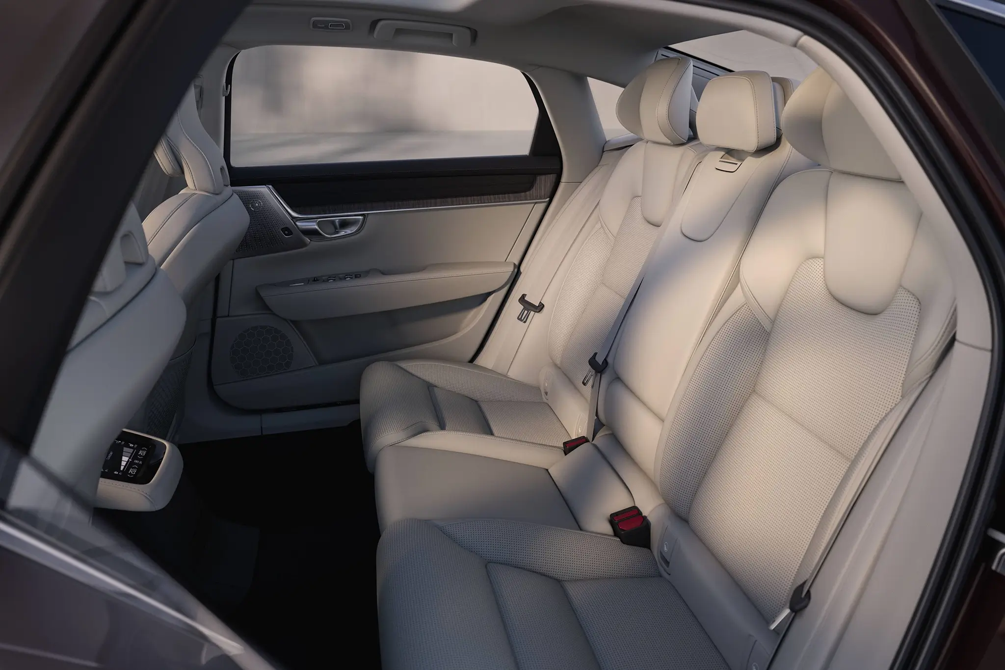 Volvo S90 2025 - assentos traseiros