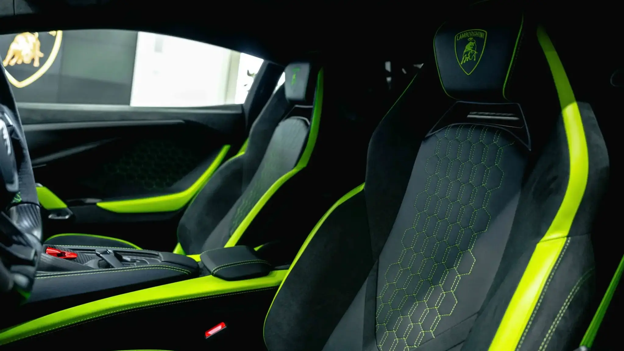 Lamborghini Revuelto interior