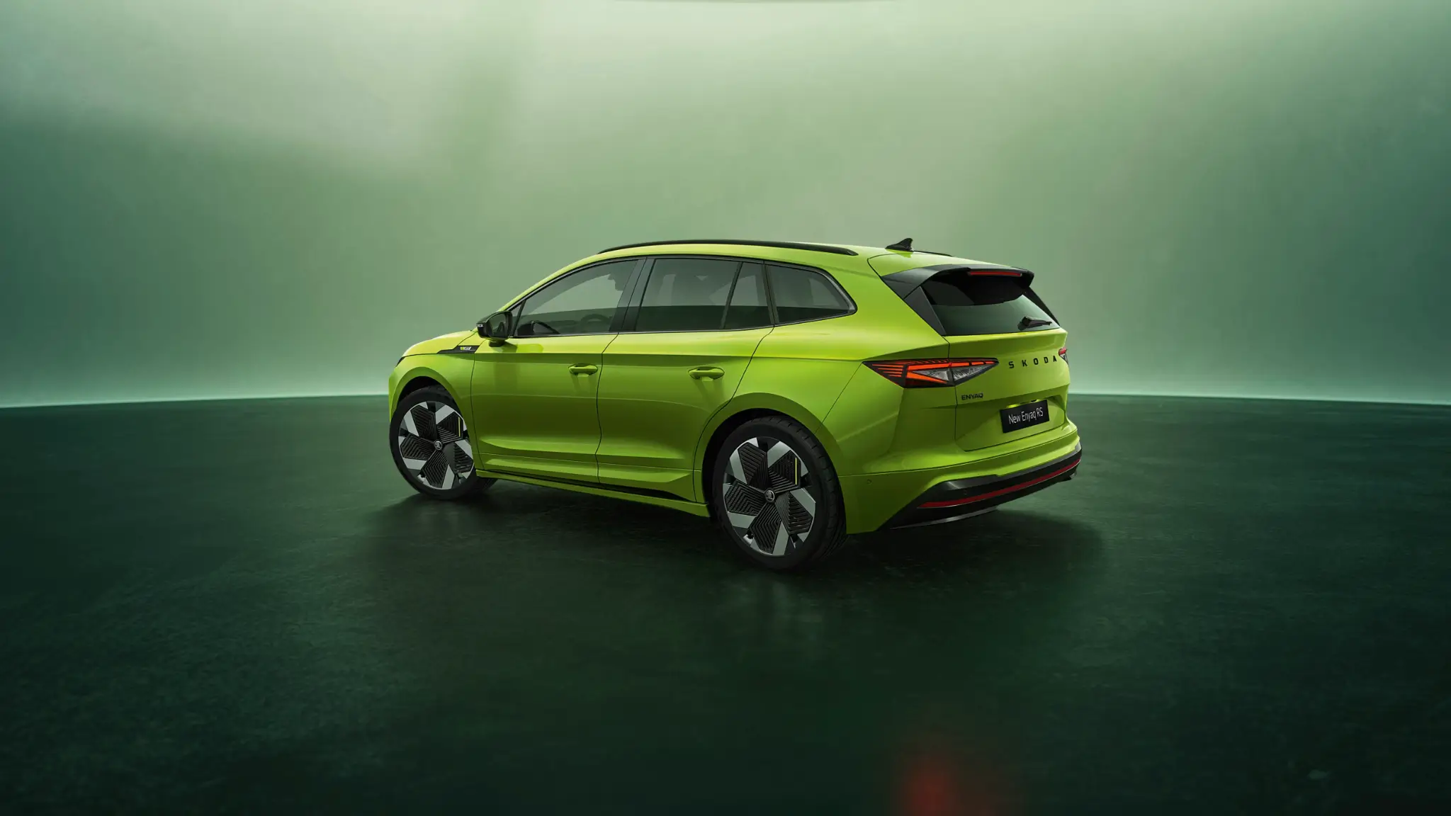 Skoda Enyaq RS traseira 3/4