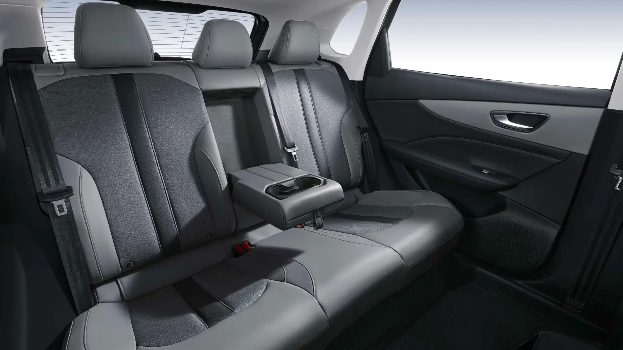 MG S5 EV interior