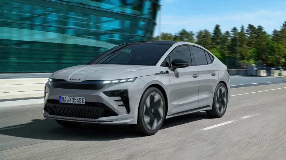 Skoda Enyaq Coupe RS dianteira 3/4