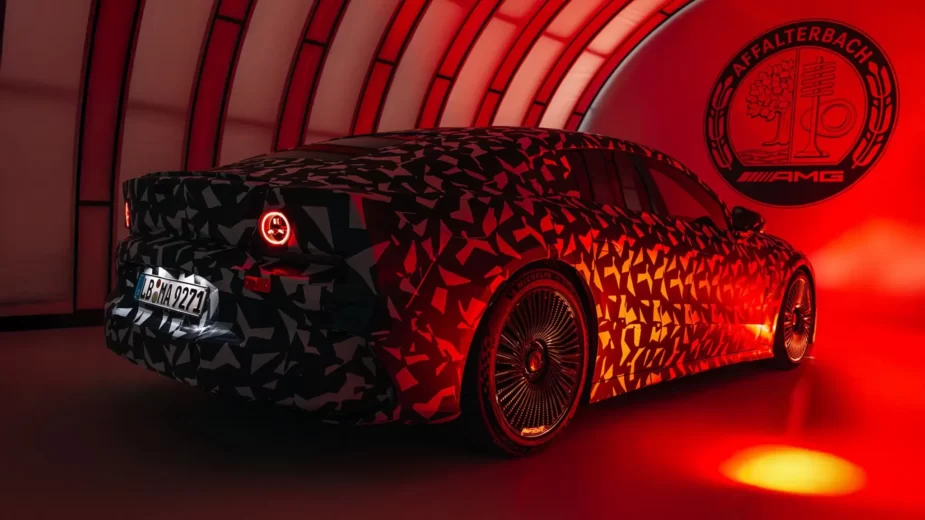 Mercedes-AMG teaser 2025 - traseira