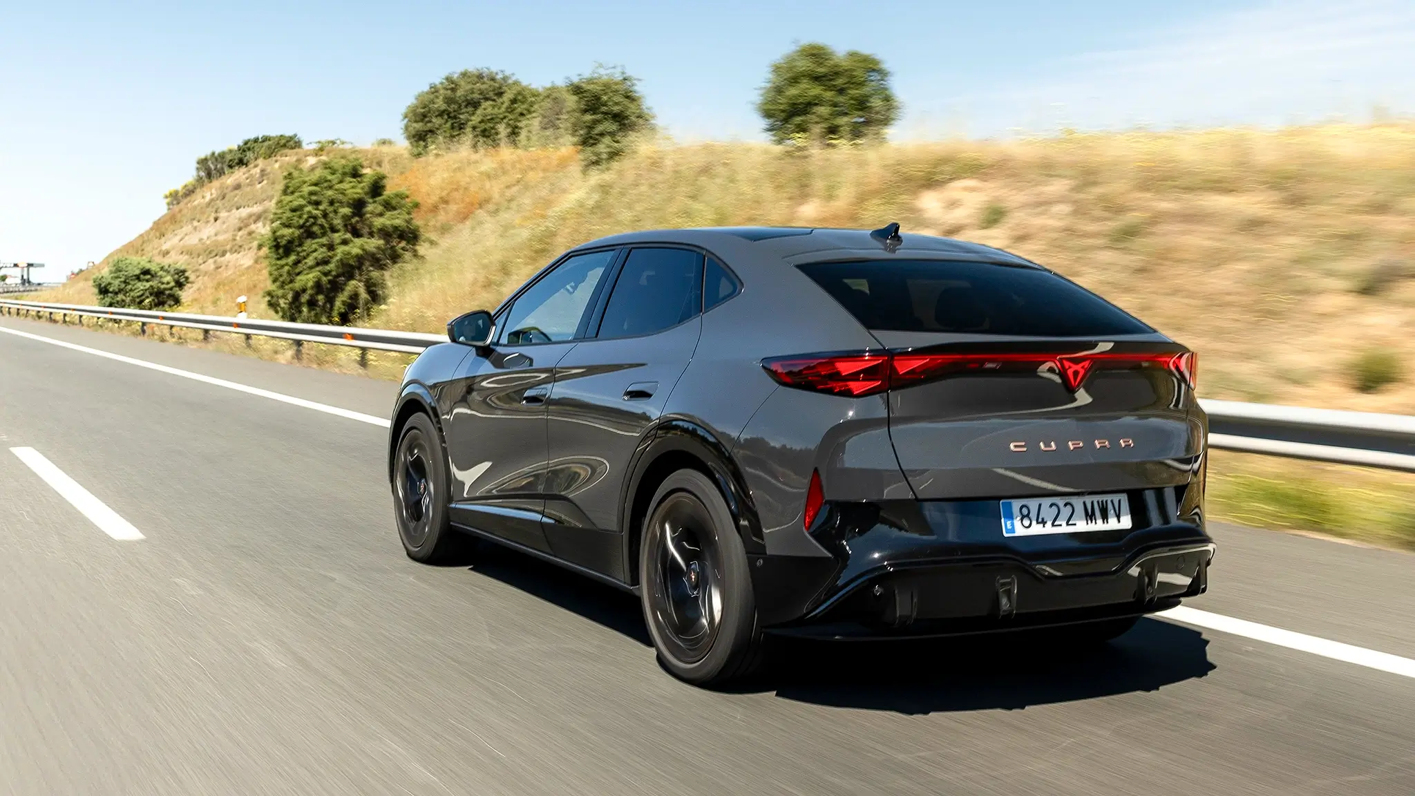 Cupra Tavascan Lisboa-Madrid - 3/4 de traseira em autoestrada