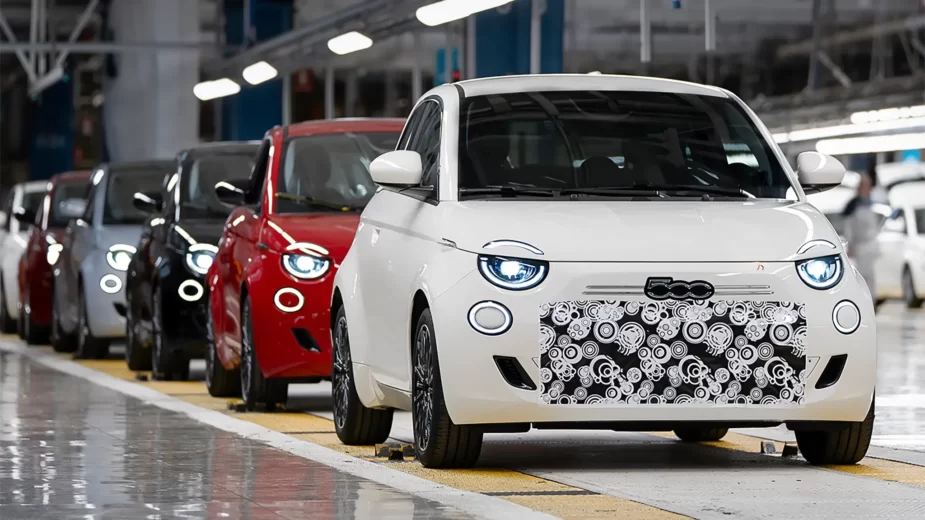 FIAT 500 Hybrid - linha de produção