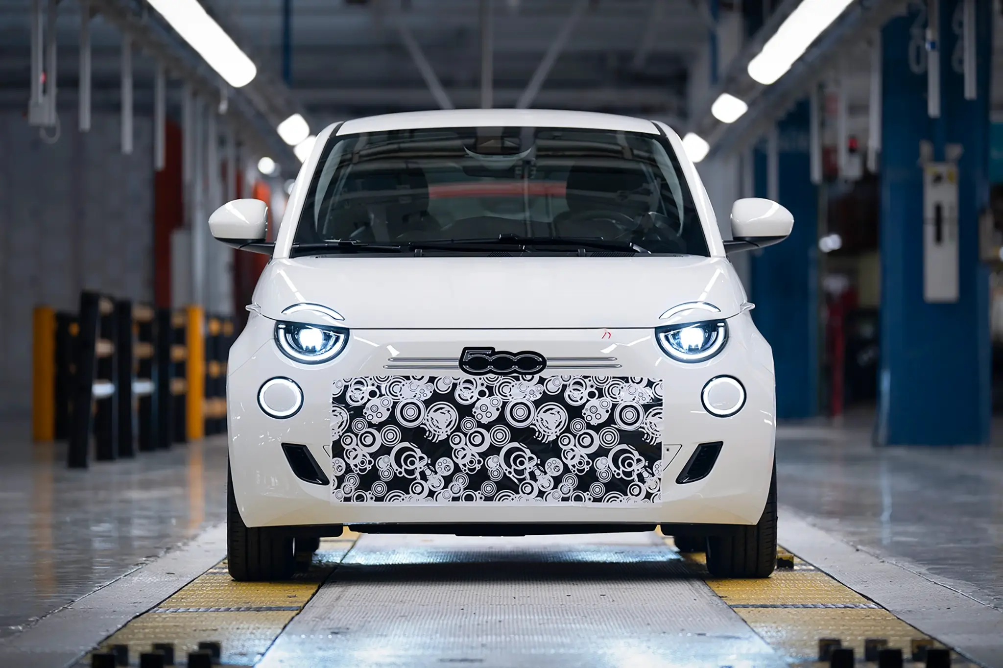 FIAT 500 Hybrid - linha de produção