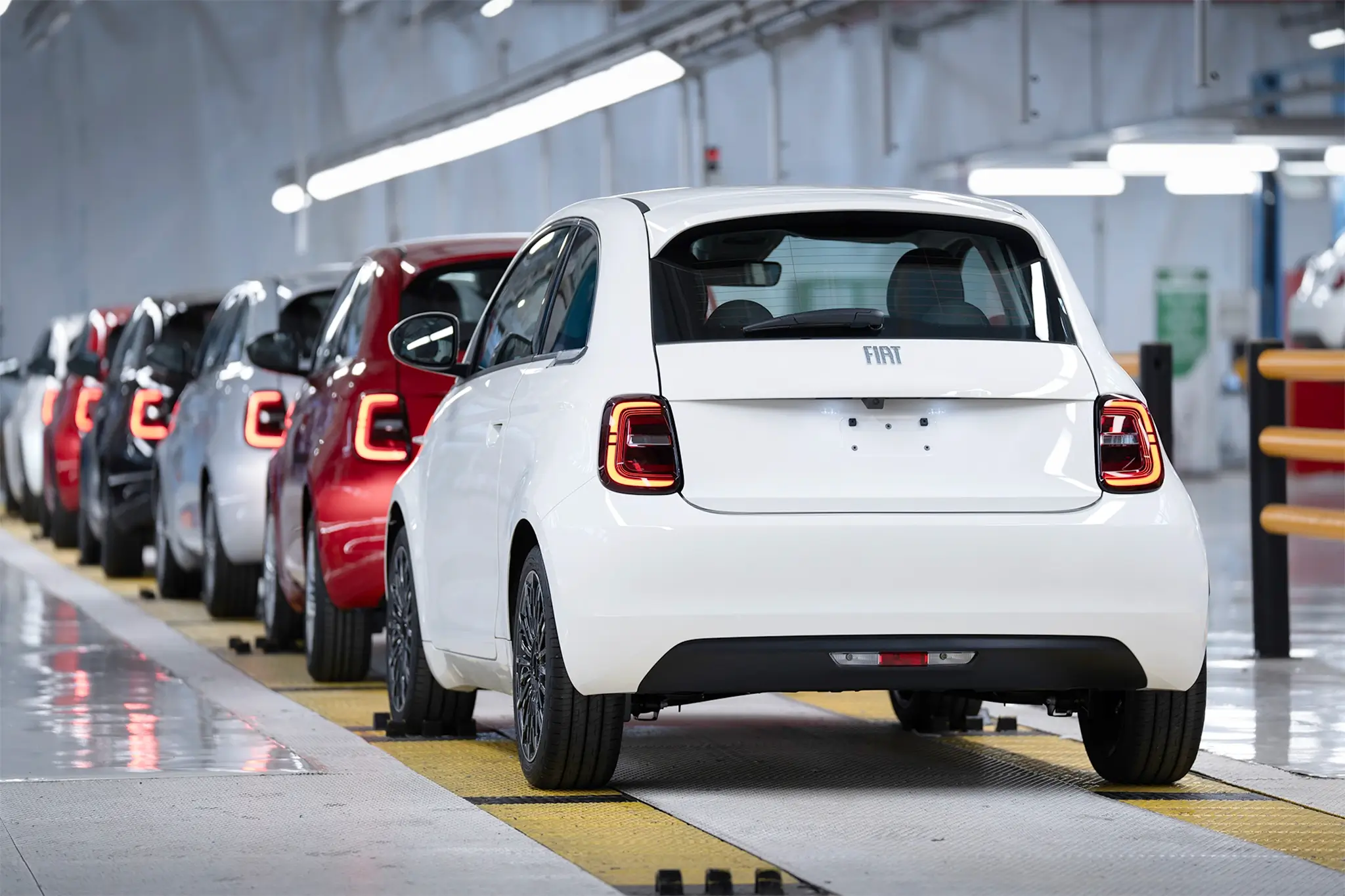 FIAT 500 Hybrid - linha de produção