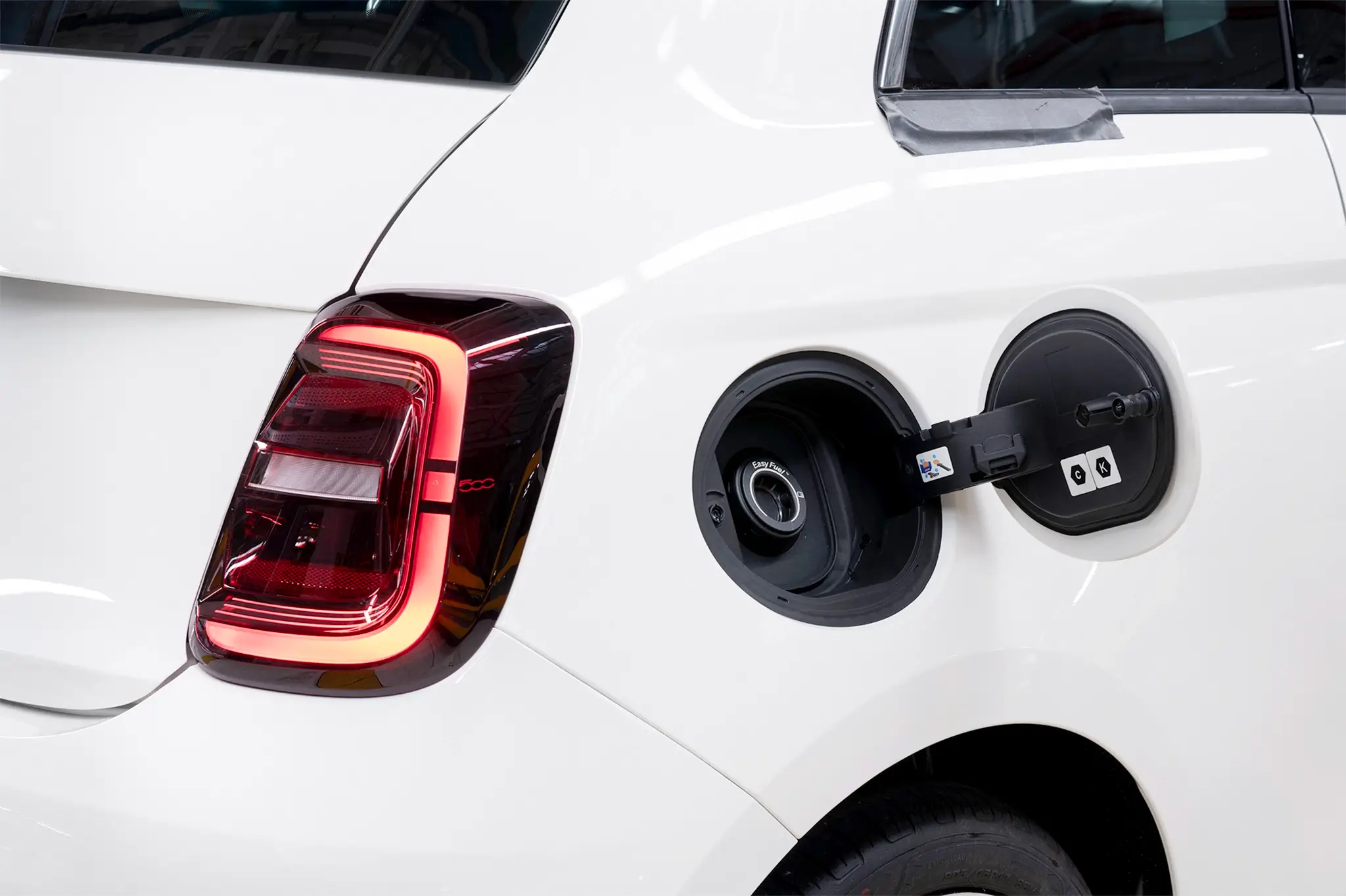 FIAT 500 Hybrid - bocal de abastecimento de combustítvel