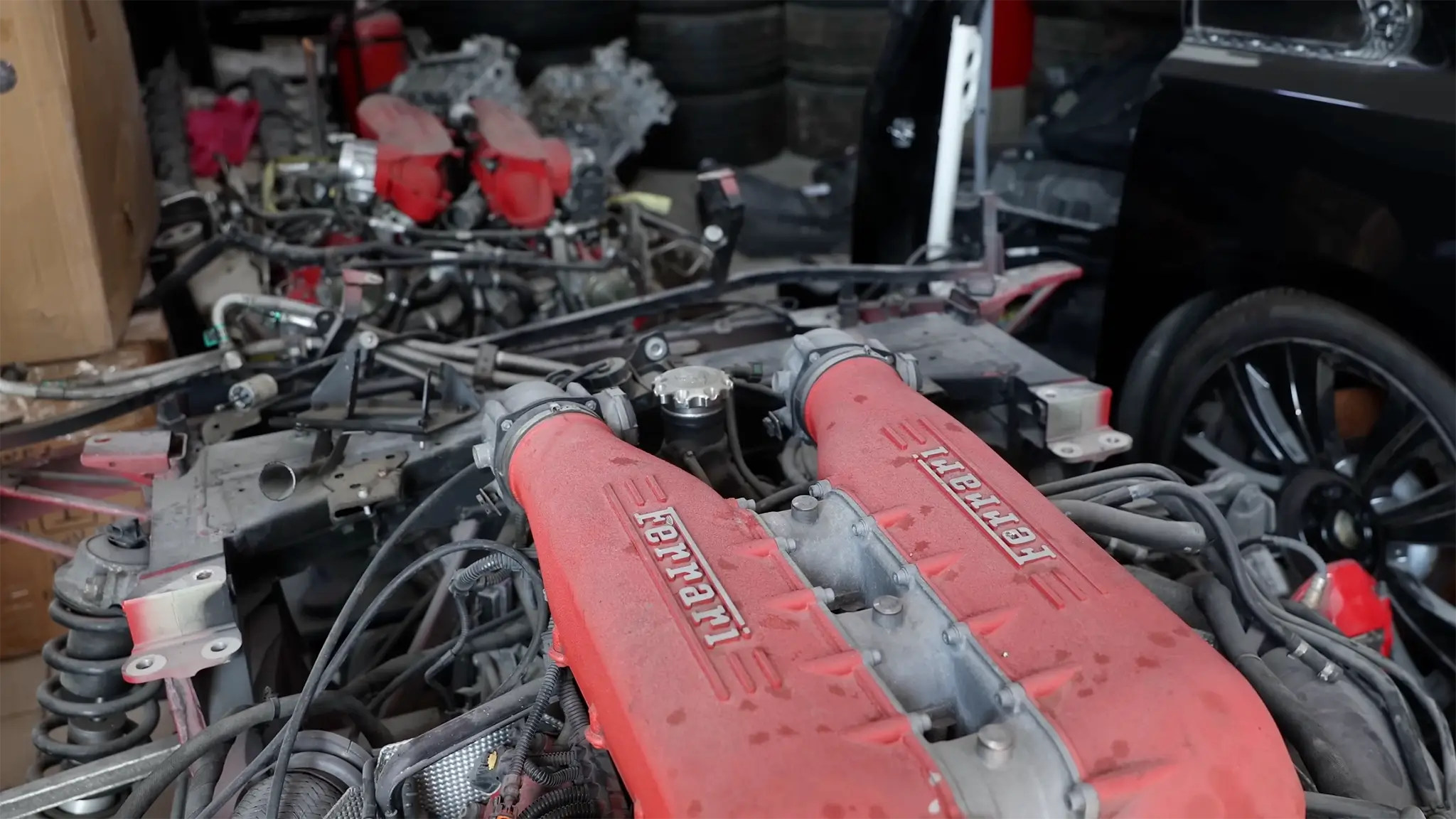 Ferros-velhos Dubai - motores Ferrari