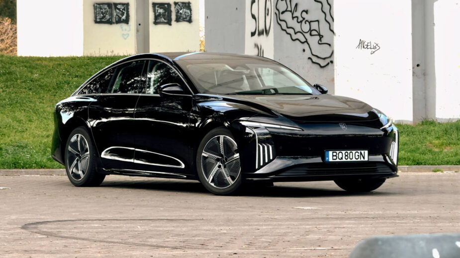 Forthing S7 EV frente