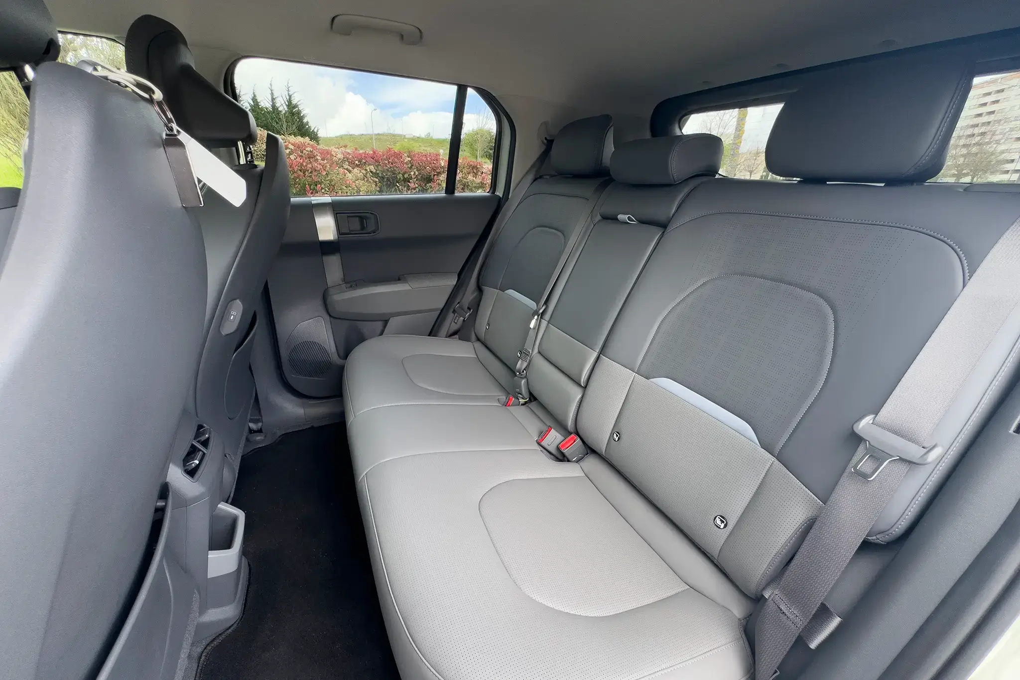 Ensaio Kia EV3 Tech - assentos traseiros