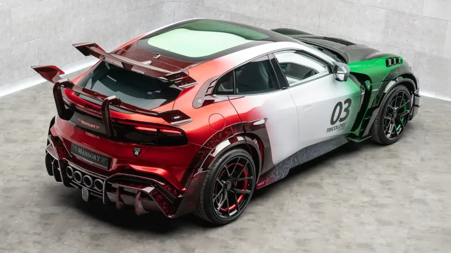 Mansory Pugnator Tricolore - 3/4 de traseira