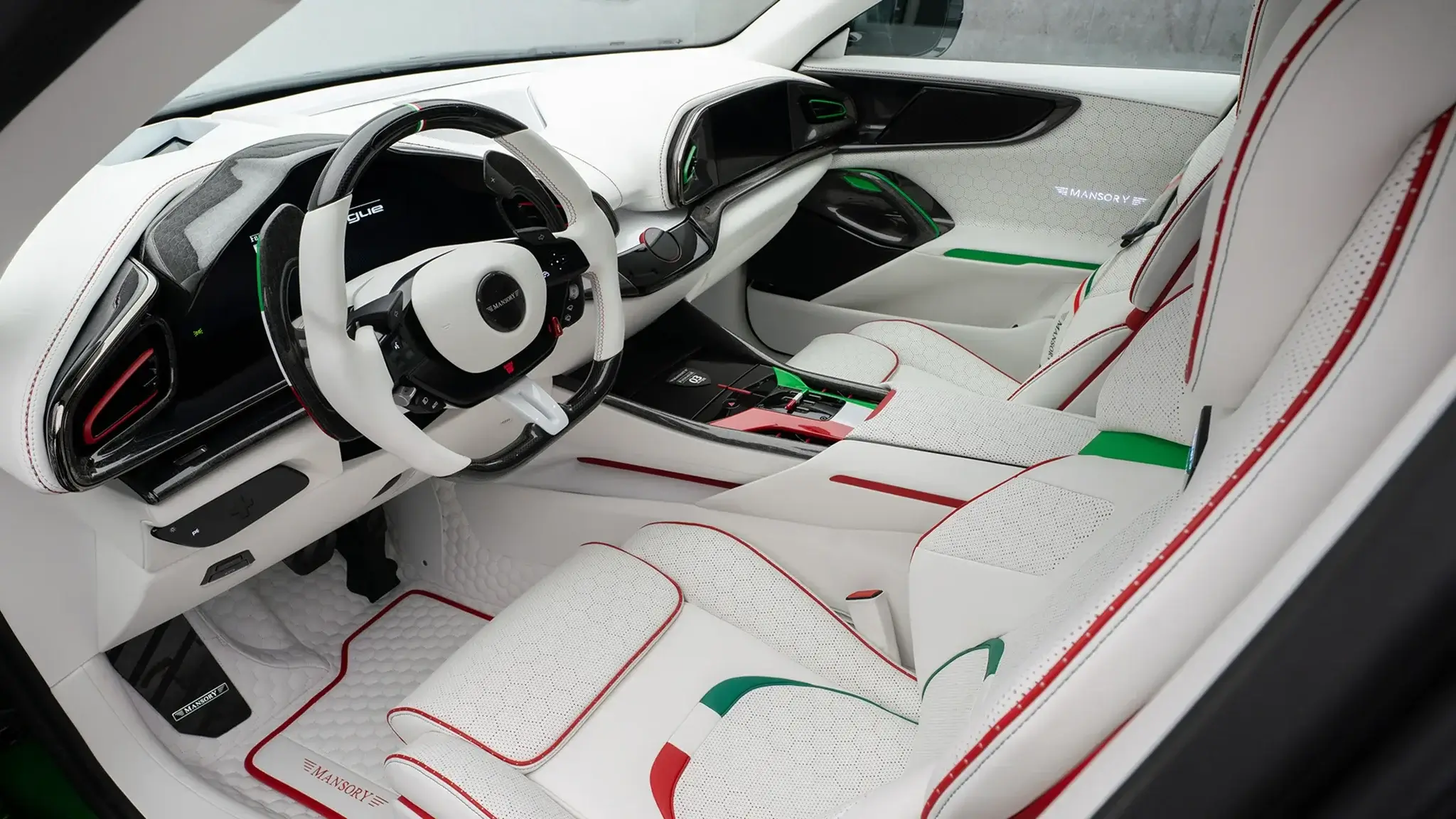 Mansory Pugnator Tricolore - lugares da frente