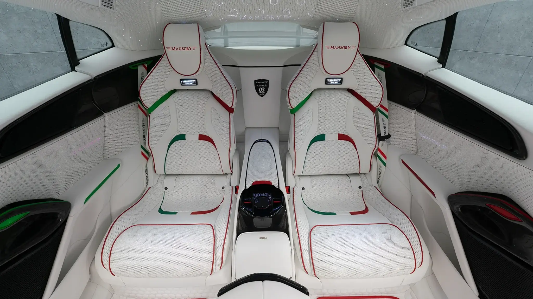 Mansory Pugnator Tricolore - assentos traseiros