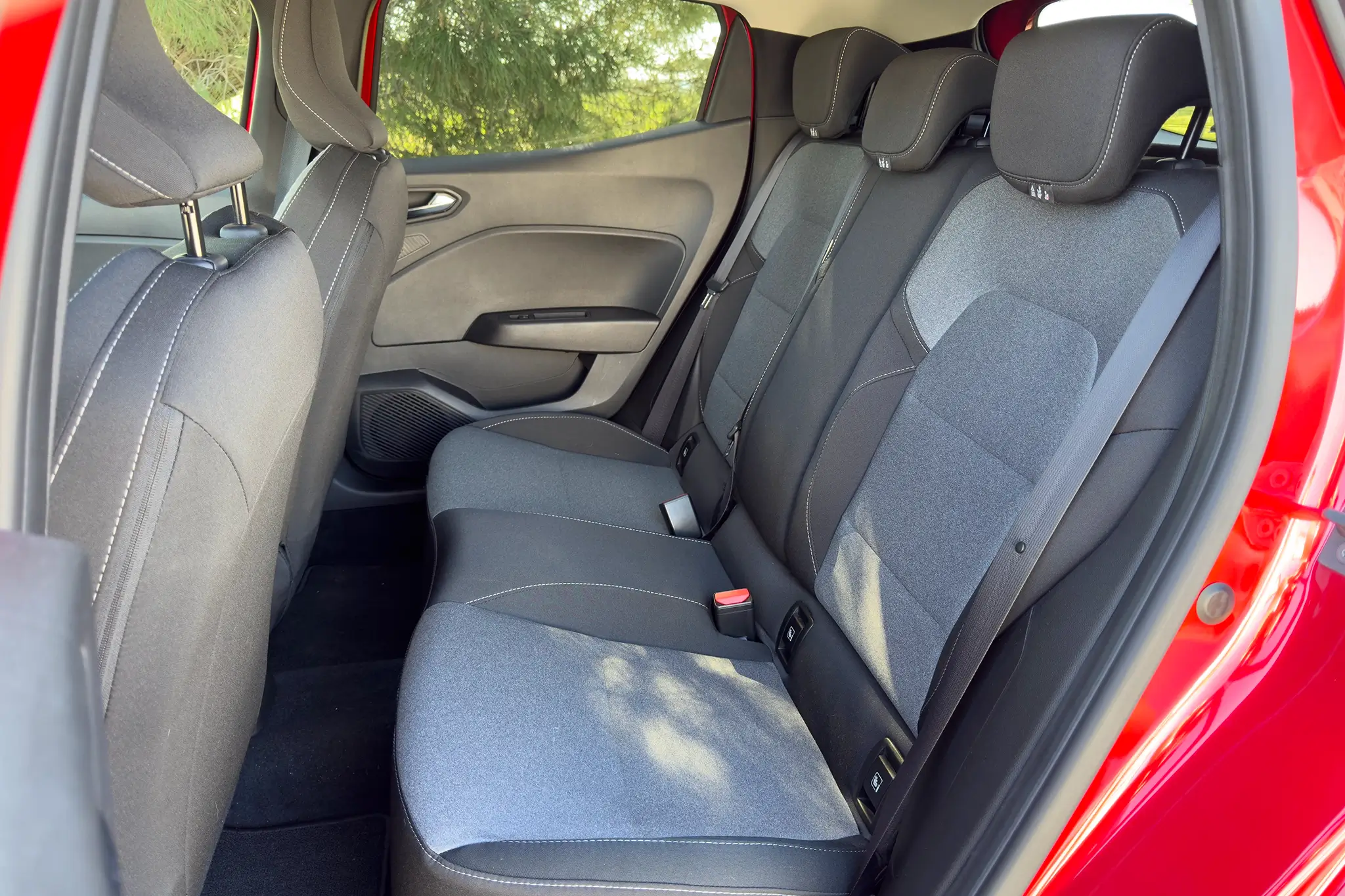 Mitsubishi Colt GPL - assentos traseiros