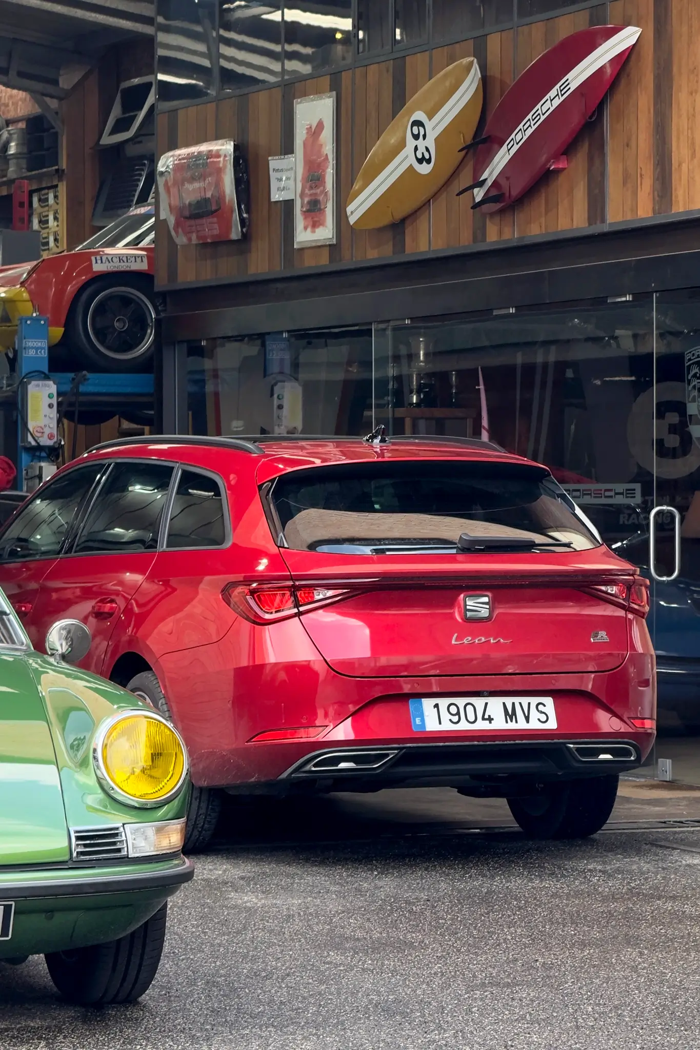 Seat Leon Sportstourer e-Hybrid - 3/4 de traseira