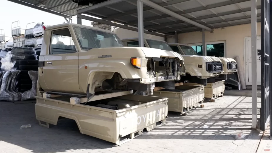 Toyota Pick-Up Dubai Ferro-Velho - carros desmantelados