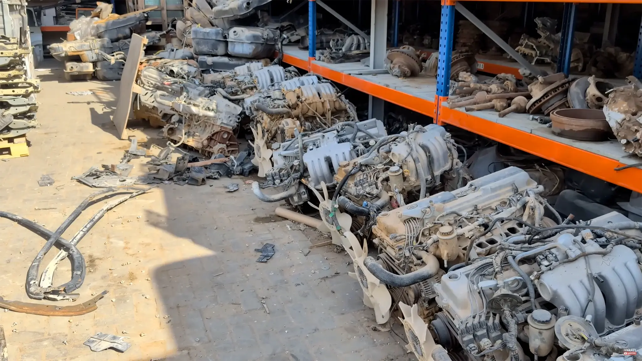 Toyota Pick-Up Dubai Ferro-Velho - motores